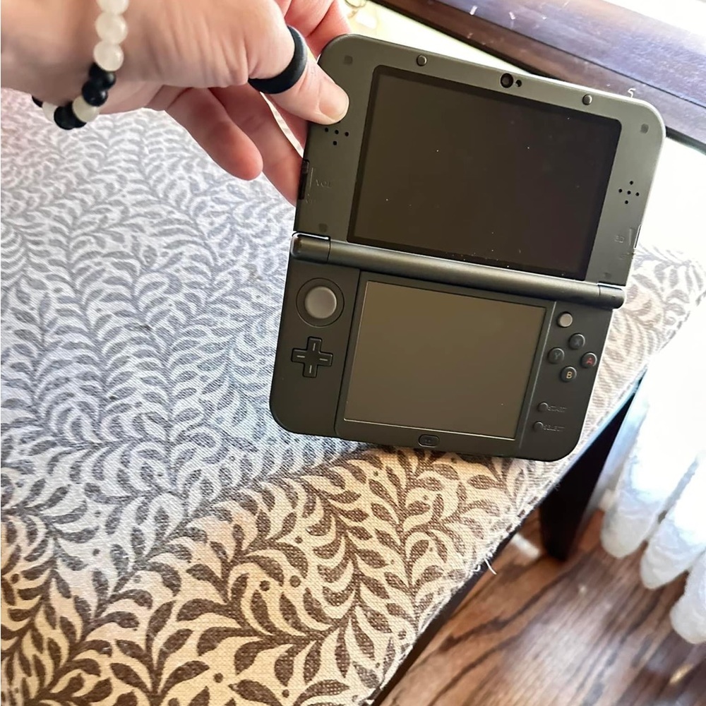 Nintendo 3DS XL 3 games, charger, and super nice case. Barely played, $220 OBO
